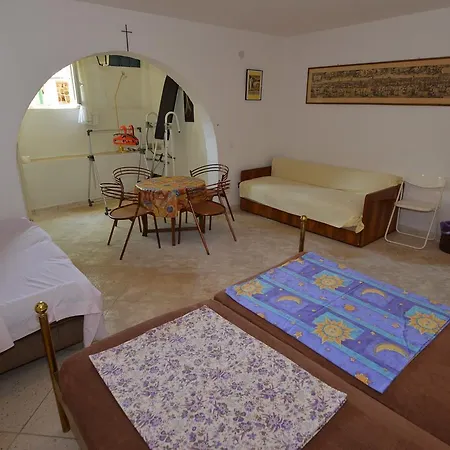 Konukevi Arthouse Palma 3*